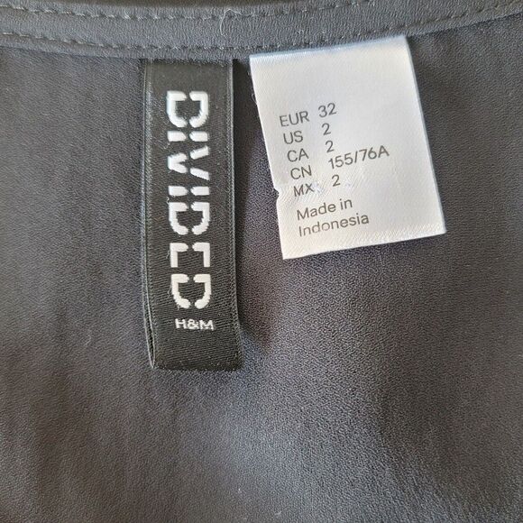 Divided H&M Black Blouse Lightweight Button Up Roll Tab Sleeve Size 2 - Picture 10 of 11